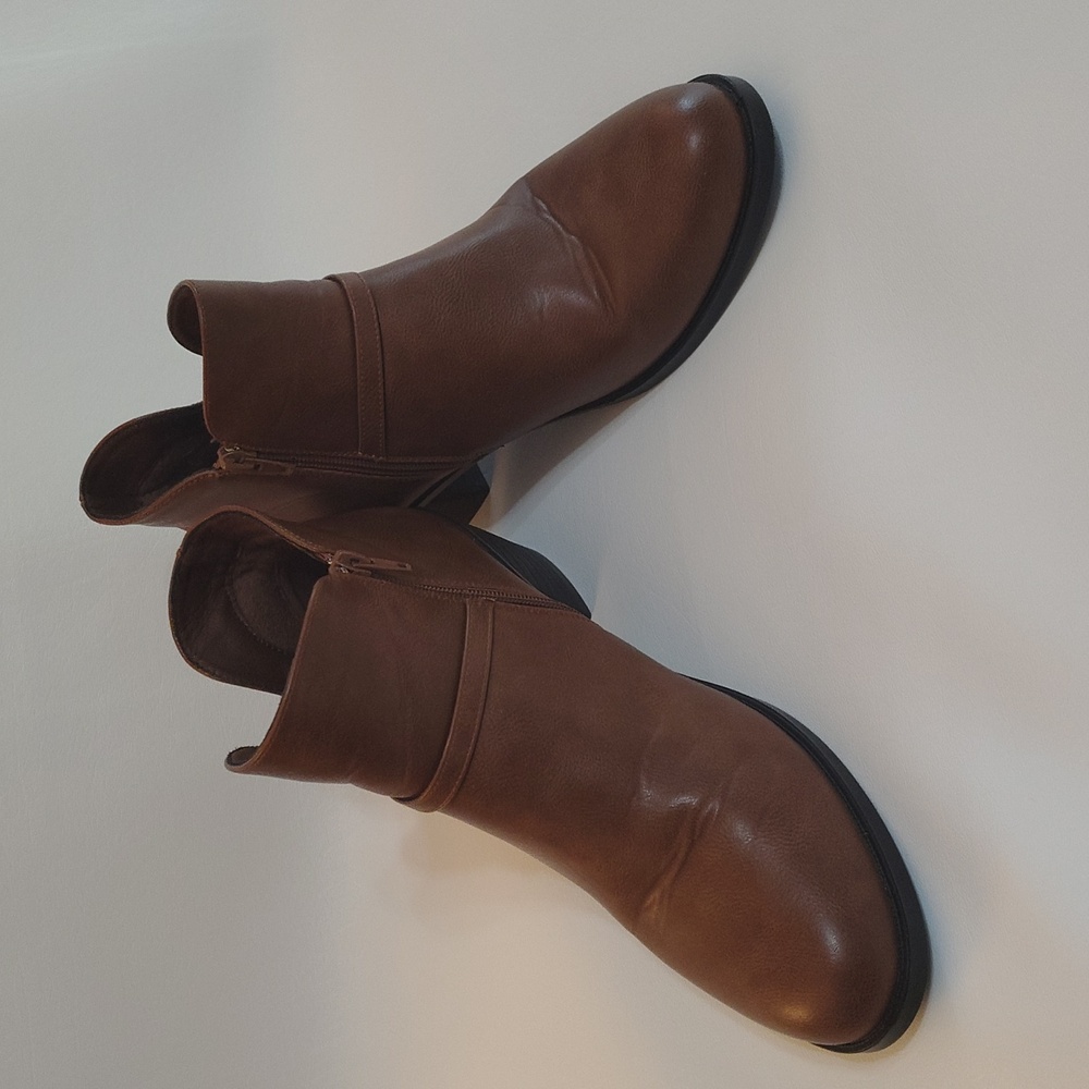 Easy Street Ellery Size 11M Tan Ankle Boot Western Fall Winter Cowgirl Brown